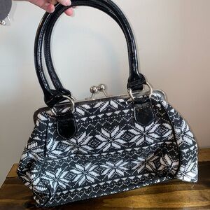 Handbag Express Black and White Knit Purse